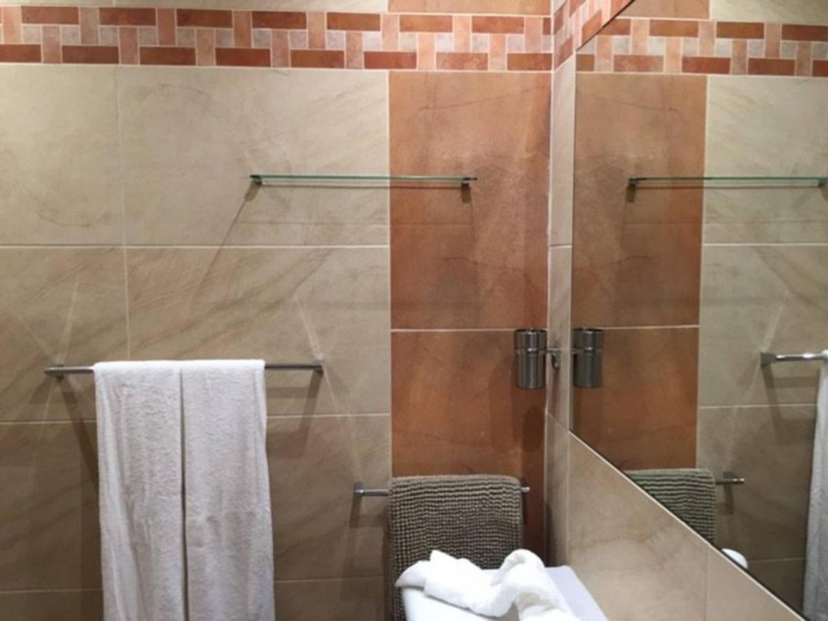 Luxury Cristianos Beachfront Apartment Los Cristianos (Tenerife)